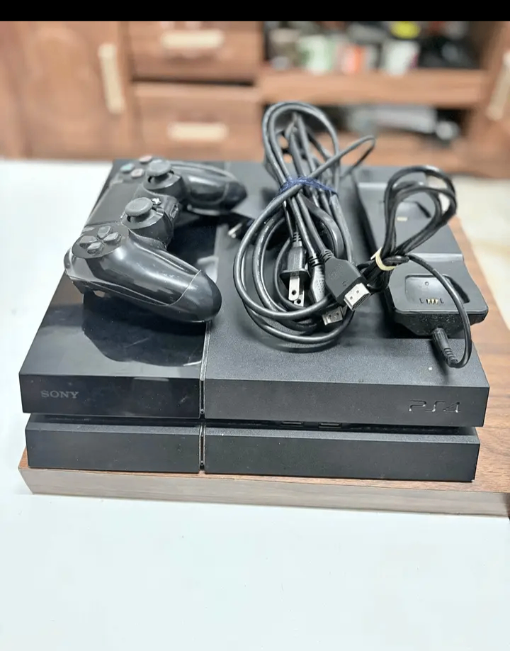 Console Sony PS4 + manette