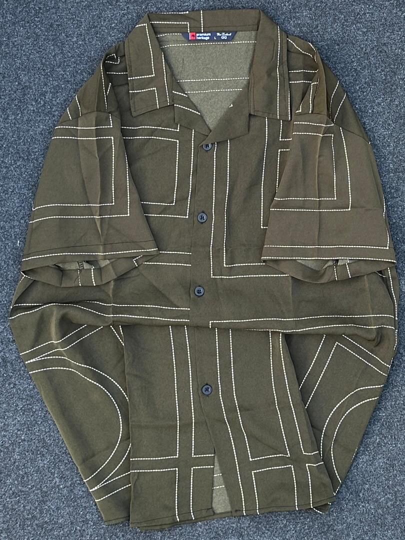 Chemise à motifs géométriques