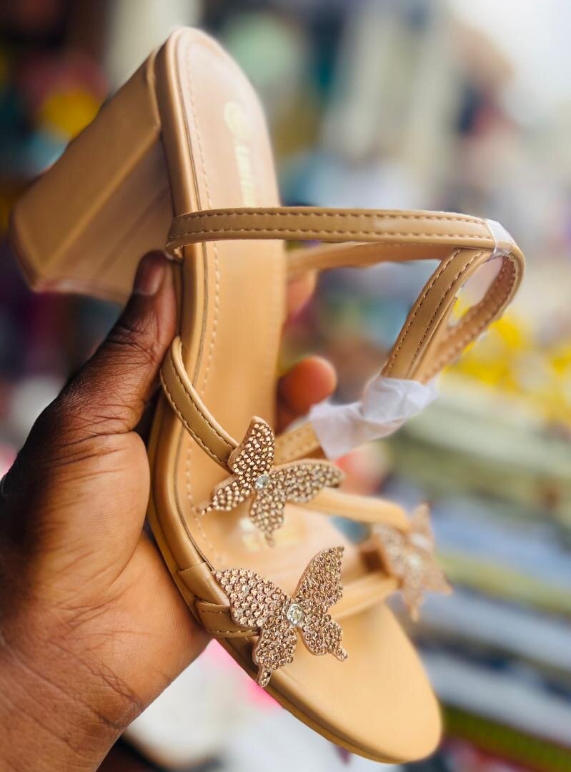 Sandales à talon élégant