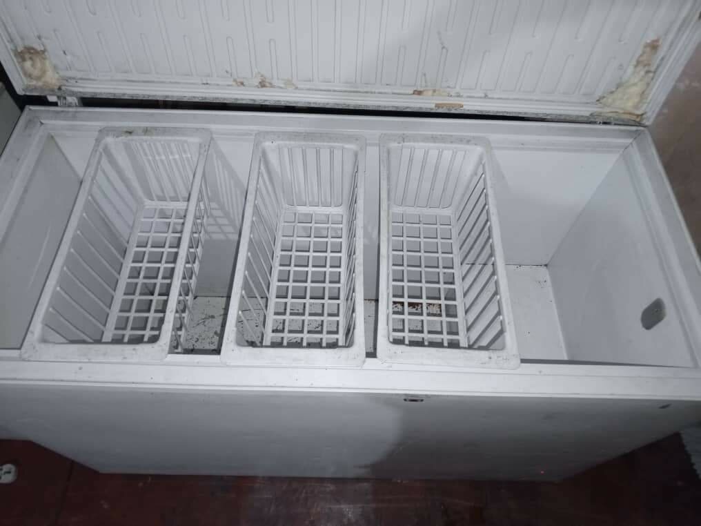 Deep freezer for butcher