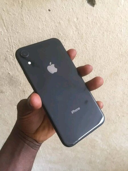 iPhone arrière noir 64 Go