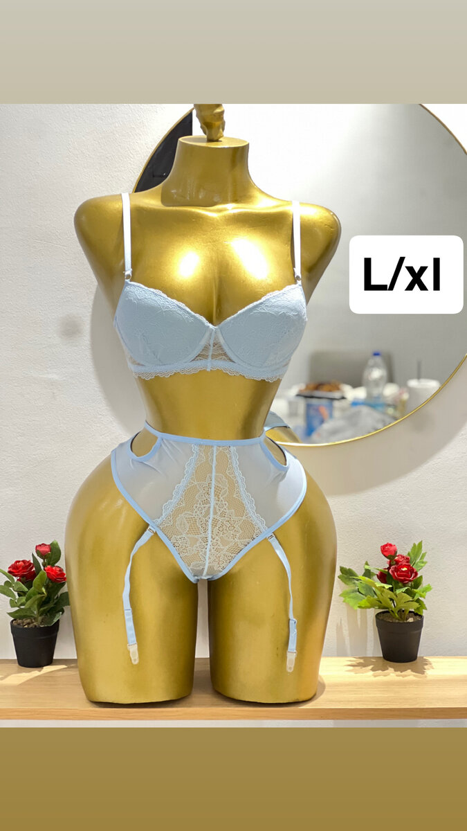 Ensemble lingerie dentelle bleu