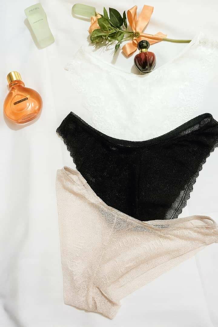 Culottes en dentelle et coton