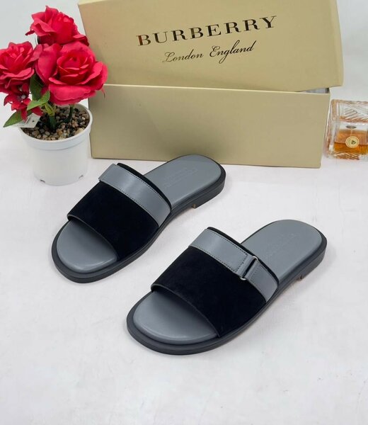 BURBERRY SLIPPERS