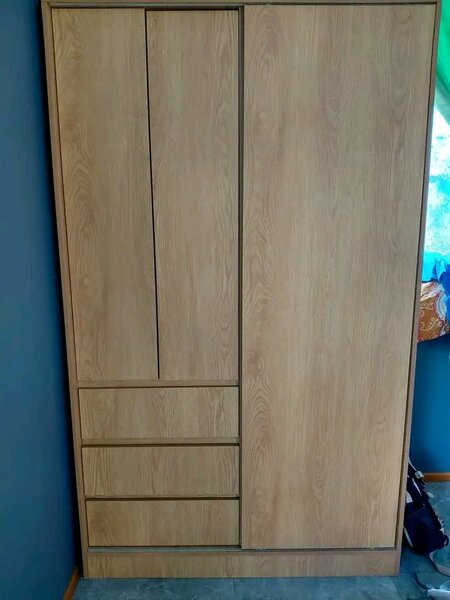 Armoire double penderie en bois