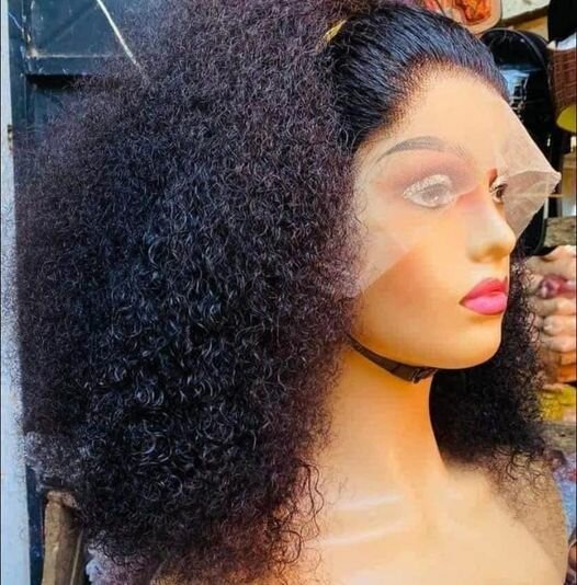 perruque long afro et effet mouillé noire