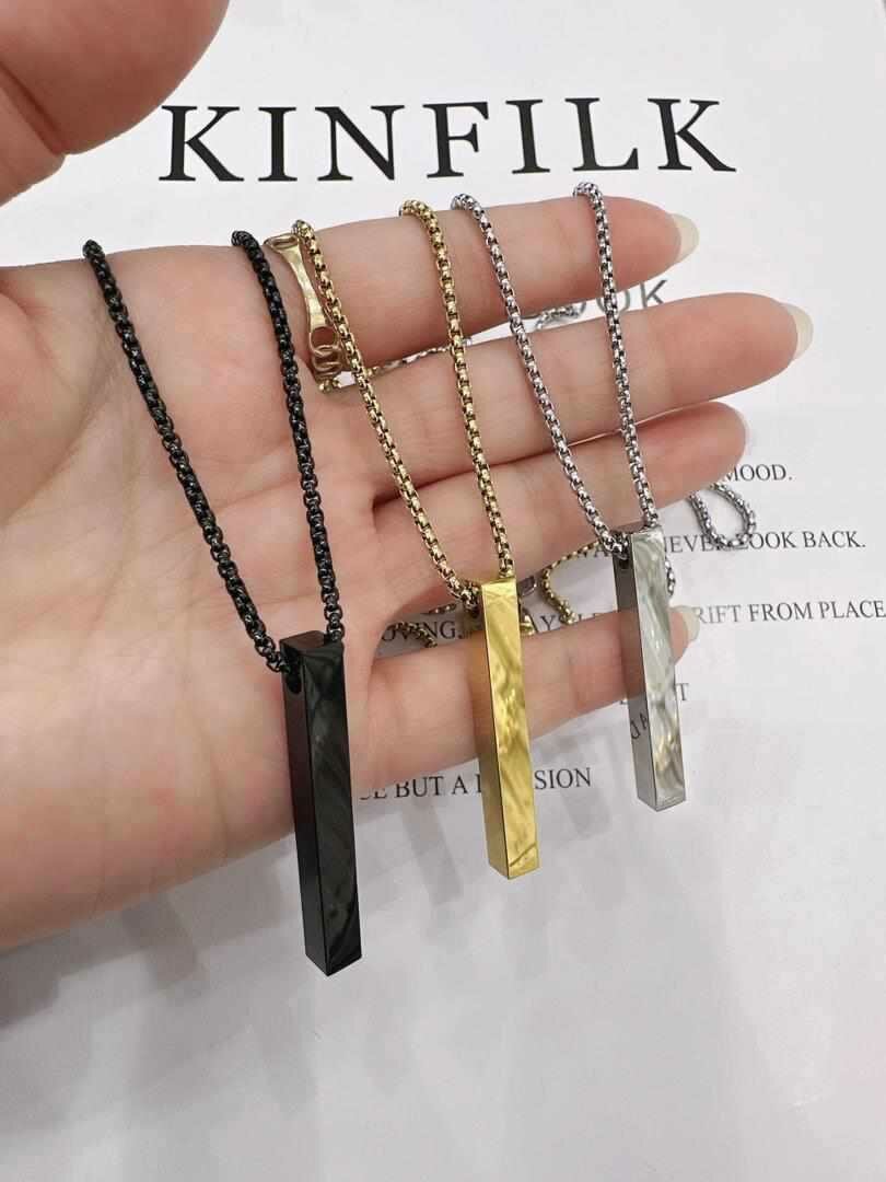 Chaine de femme et garcons