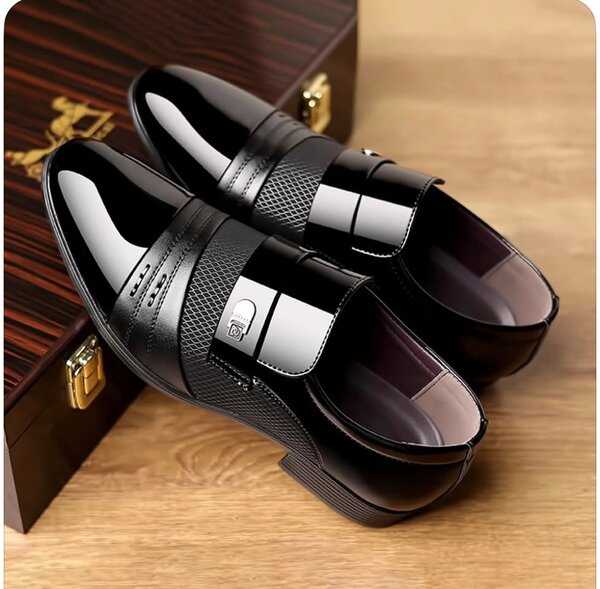 Chaussures habillées en cuir noir