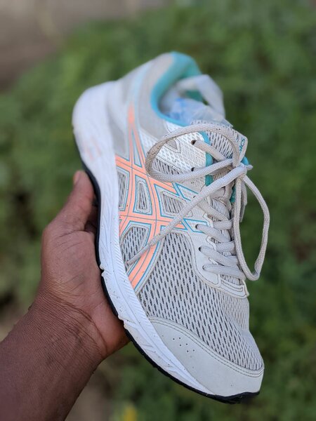 Assics sport shoe