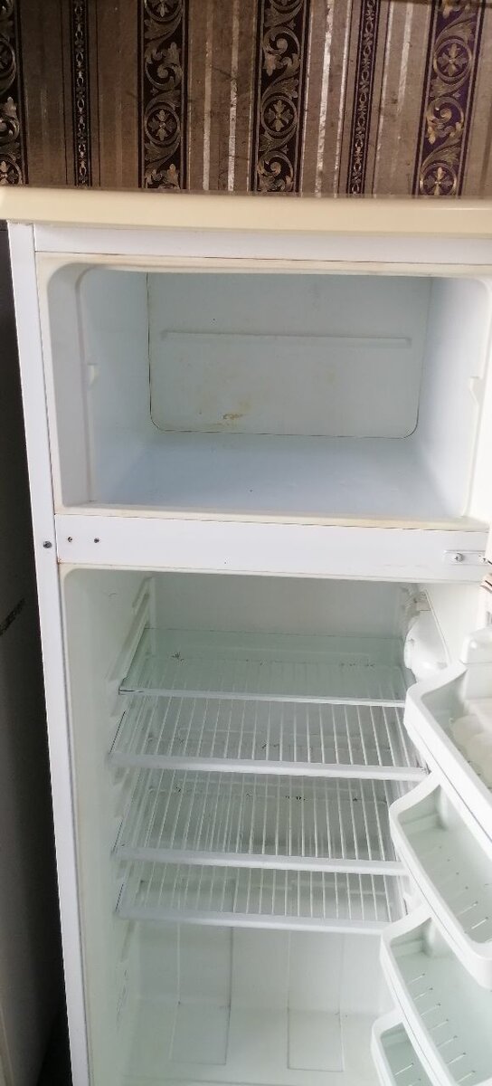 Chest refrigerator and freezer