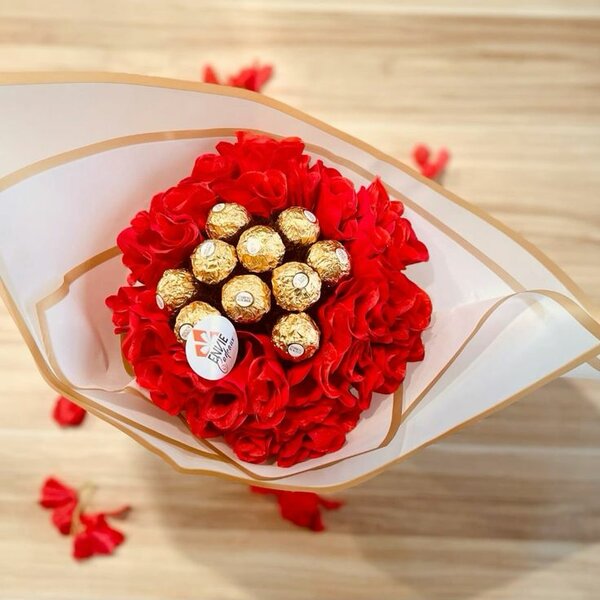 Bouquet cadeau chocolat et roses