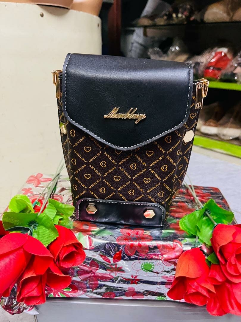 Sac à dos élégant brodé