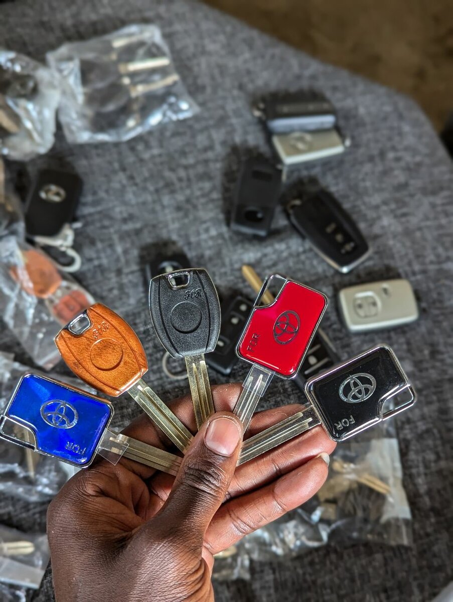 Key Cutting and Key Programming