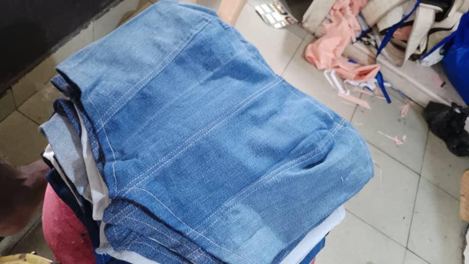 Short en jean bicolore moderne