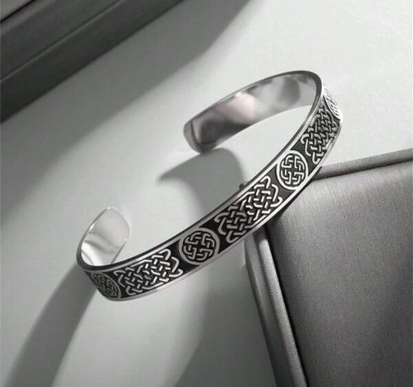 Bracelet et bague de qualité