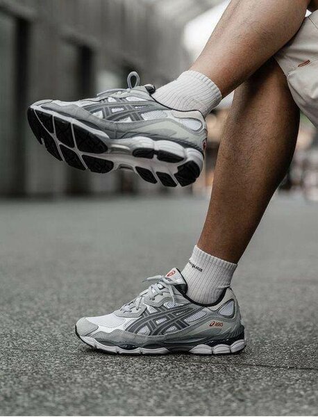 Les asics