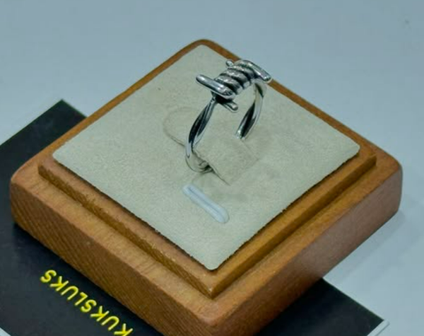 FLAWLESS STAINLESS RING