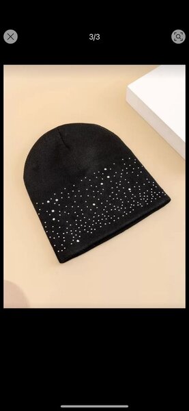 Bonnet chic à strass