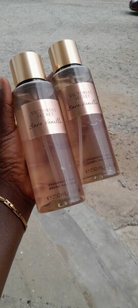 Original Victoria's Secret Bare Vanilla fine parfum mist