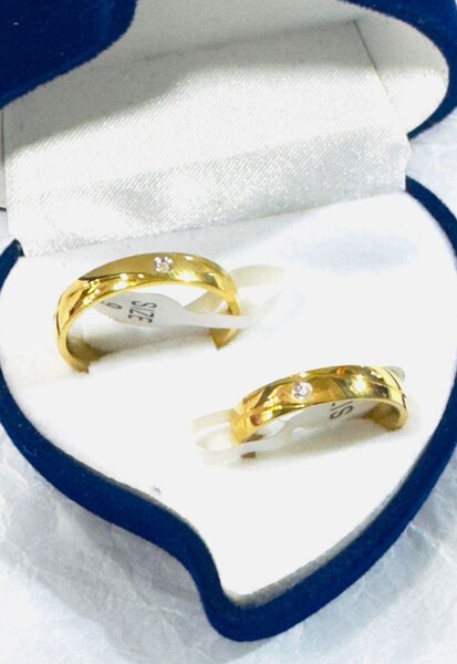 Alliances en or élégantes