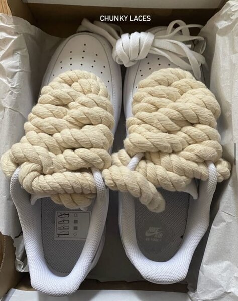 Baskets avec lacets épais