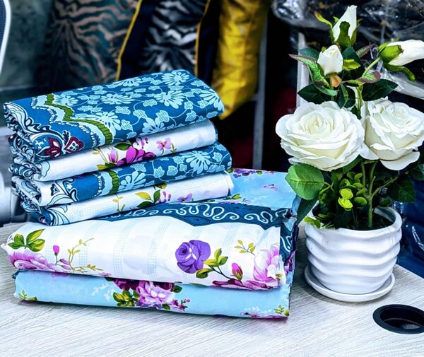 set includes 2 bedsheets and 4 pillowcases