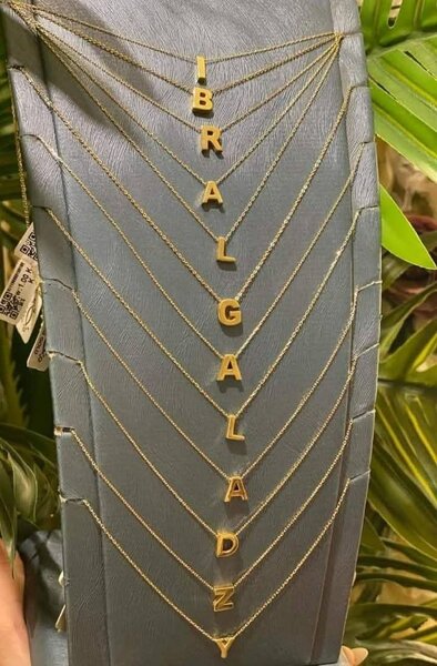 Collier personnalisé avec lettres