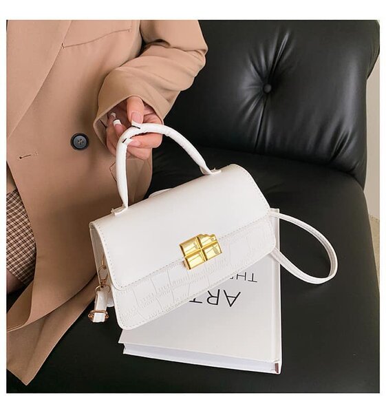 Stylish and fashionable women's bag white