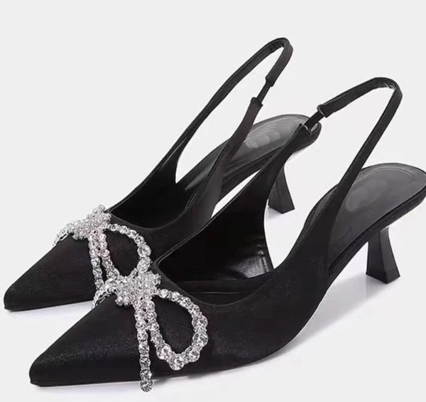 Women's shoes