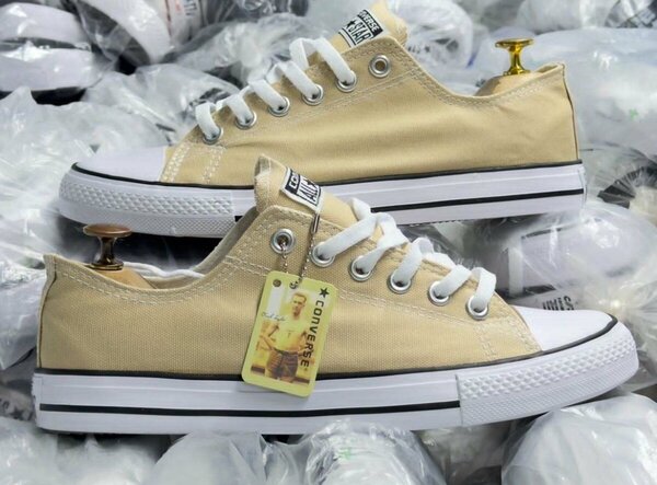 Chaussures basses beiges