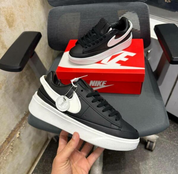 Basket Nike noires et blanches