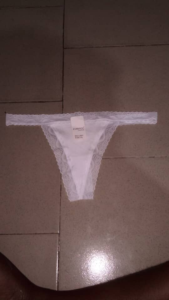 Culottes en dentelle féminine