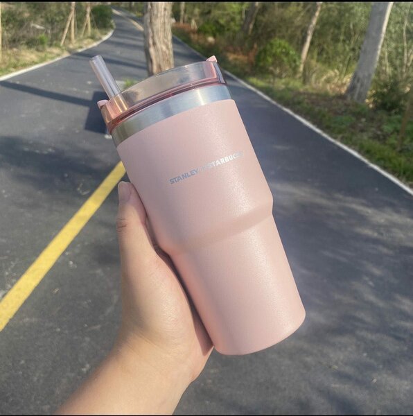 Stanley cup x starbucks