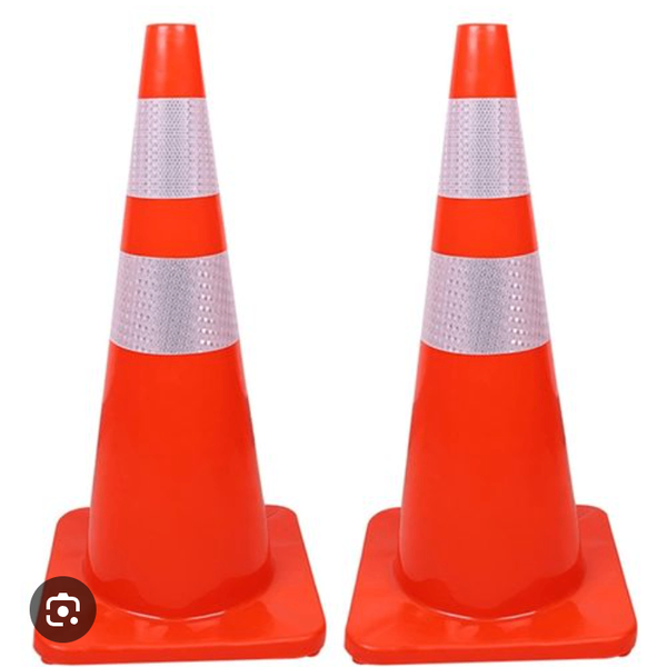 Cônes de signalisation orange