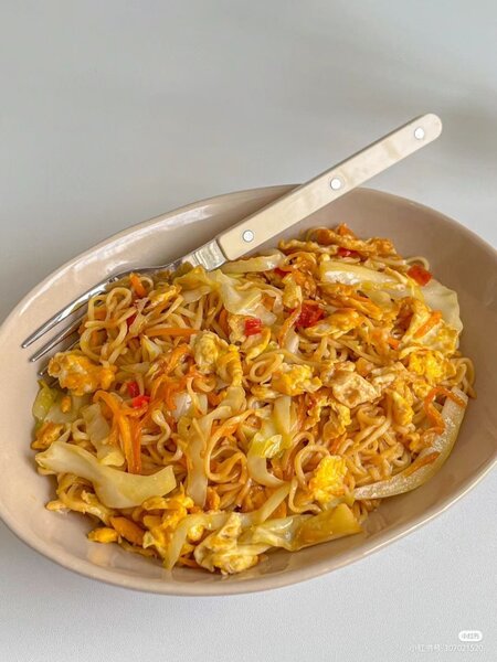 Nouilles sautées aux œufs