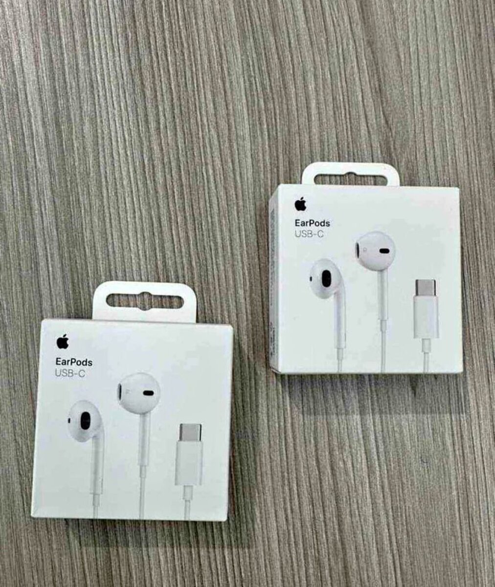 Coque de téléphone et écouteurs