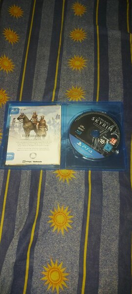 Cd ps4 (skyrim)