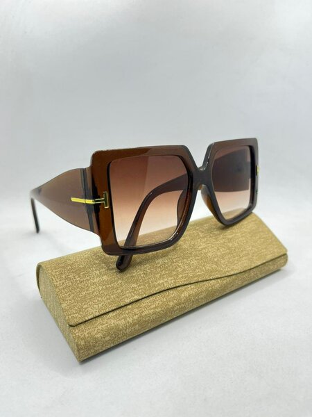 Lunettes de soleil carrées élégantes