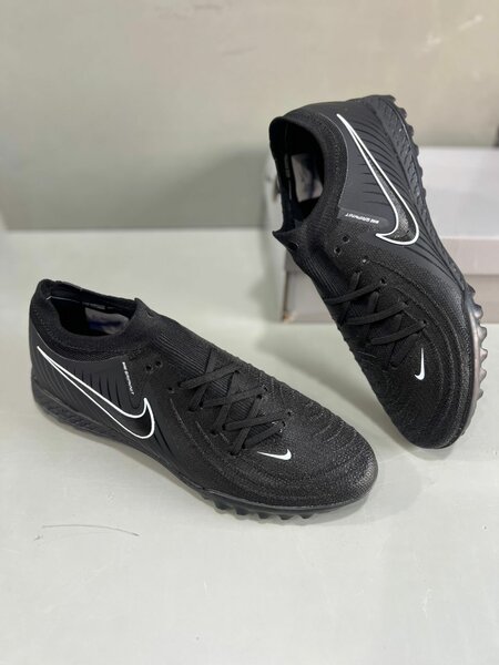 Chaussures de Football Noires