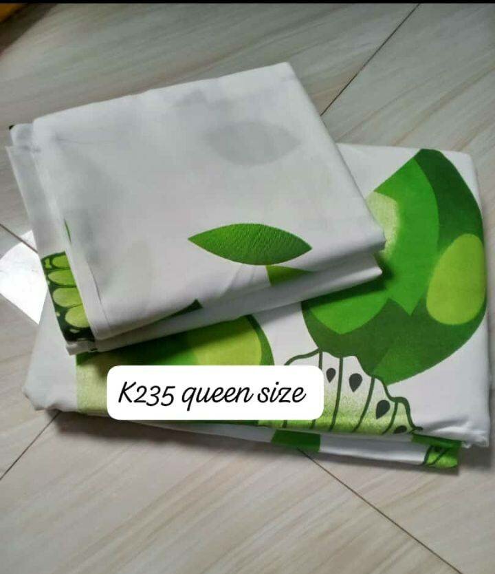 A set of beautiful and soft bed linen (queen size)