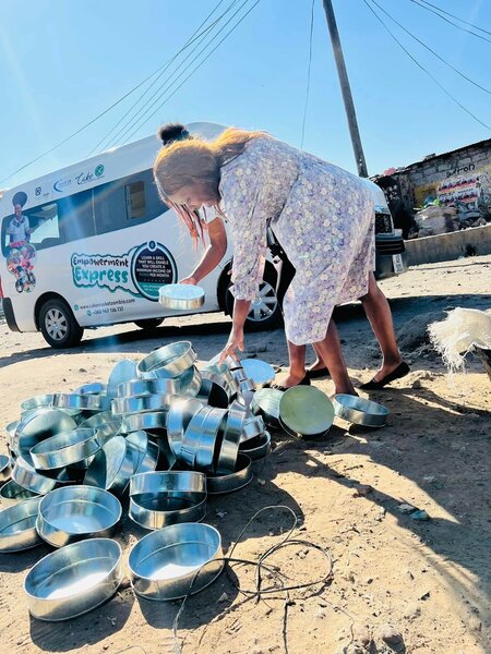 The famous 8inch one(1) layer baking tins