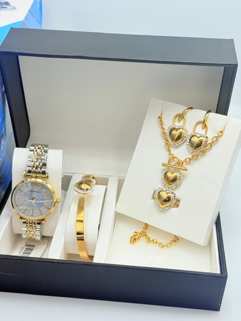 Ensemble de bijoux et montre élégant