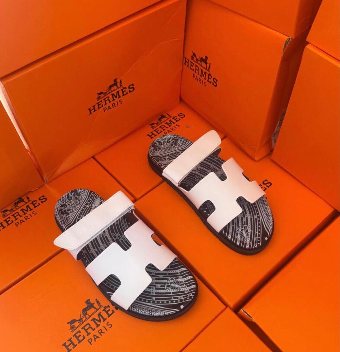 Sandales Hermès élégantes