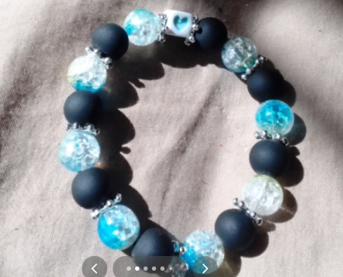 Beautiful bracelet   mixed color
