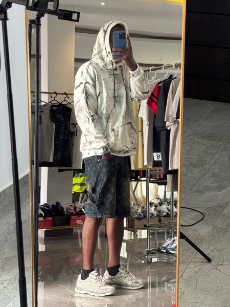 Sweat à capuche blanc marbré