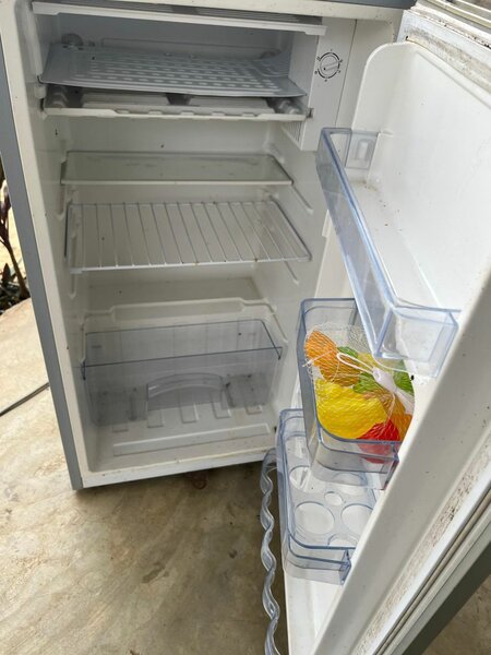 Mini réfrigérateur compact