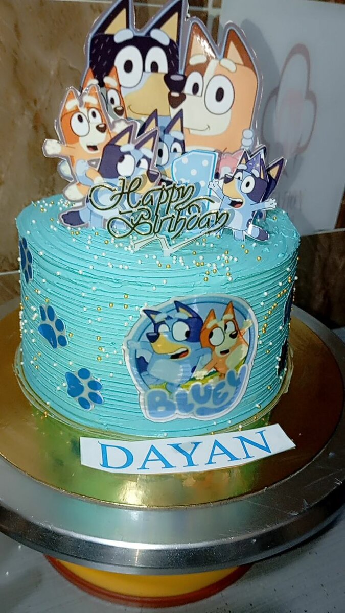 Pizza,mini buger,quiches,cakes