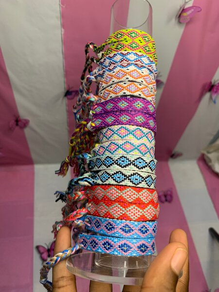 Bracelets d'amitié colorés