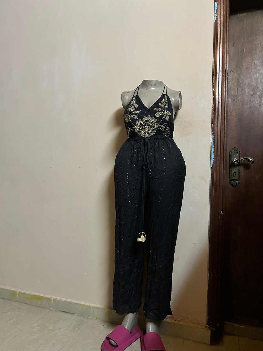 Combinaison noire élégante