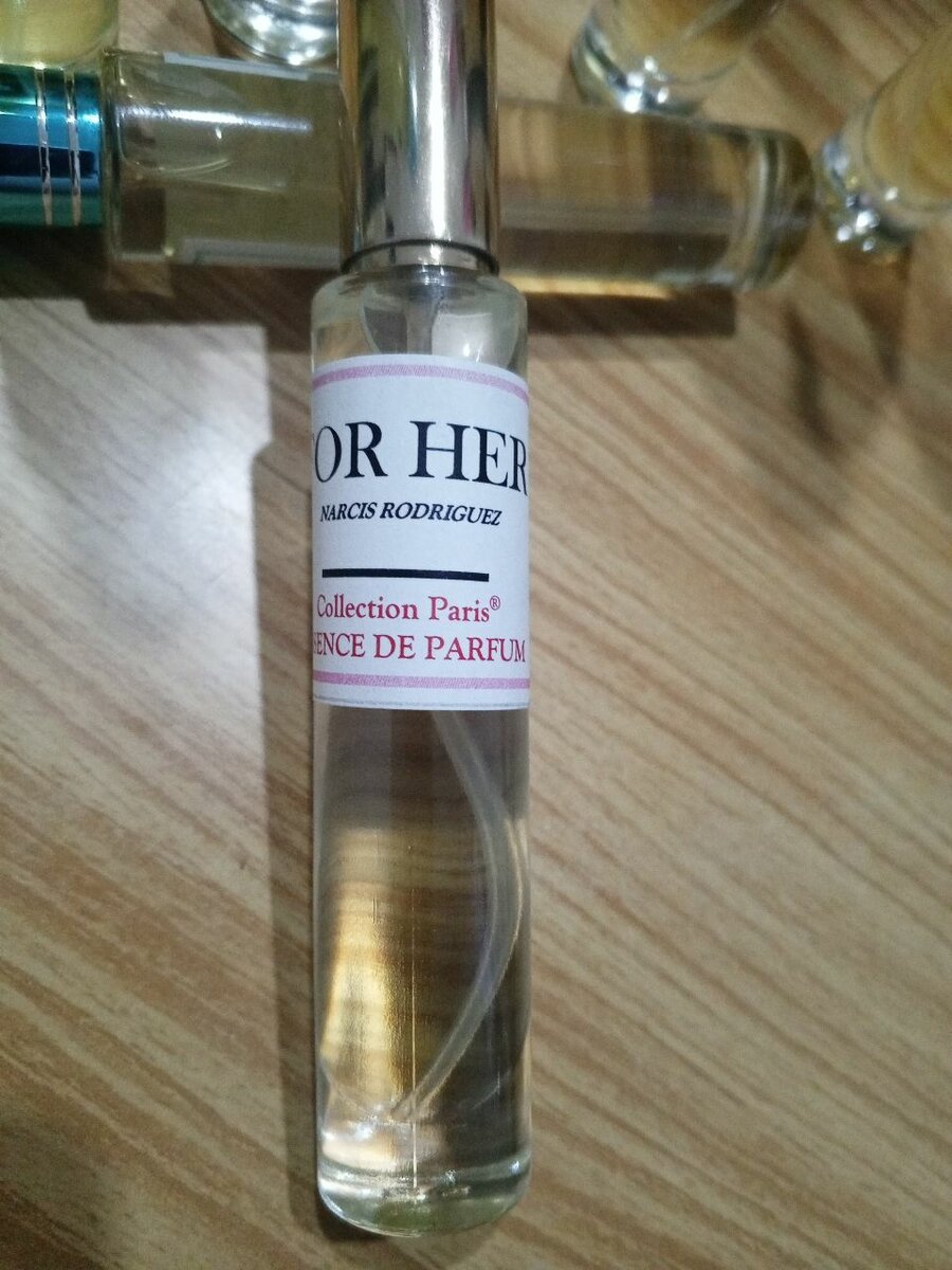 Essence de parfum "For Her"
